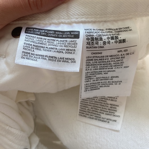 LEVIS white denim cut off high rise shorts 25 - Picture 5 of 5